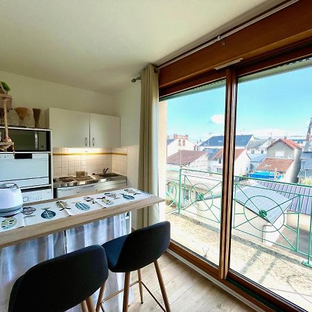 Salm, Coquet Studio Avec Balcon Ouistreham Eksteriør bilde