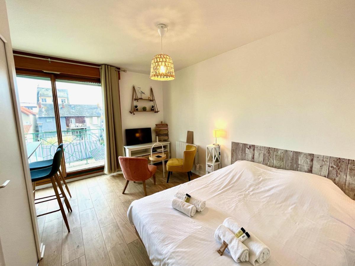 Salm, Coquet Studio Avec Balcon Ouistreham Eksteriør bilde