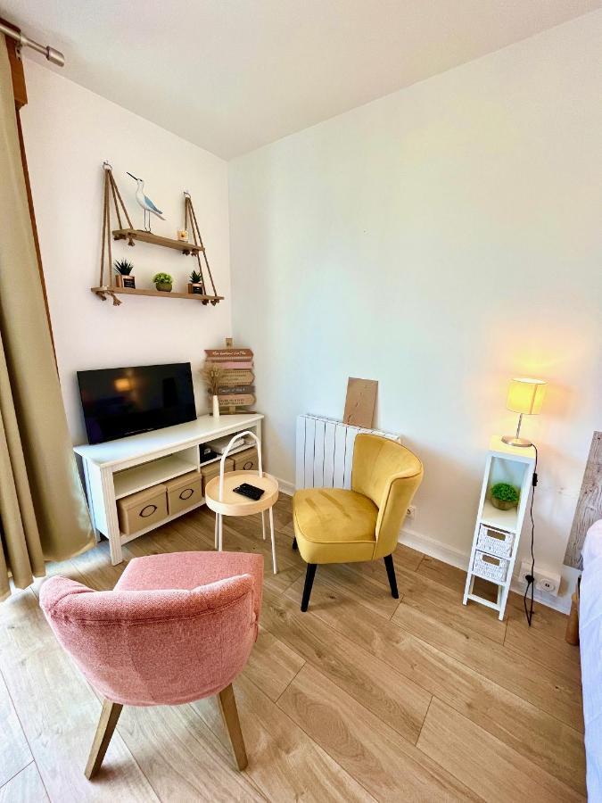 Salm, Coquet Studio Avec Balcon Ouistreham Eksteriør bilde