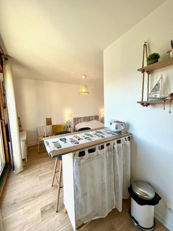 Salm, Coquet Studio Avec Balcon Ouistreham Eksteriør bilde