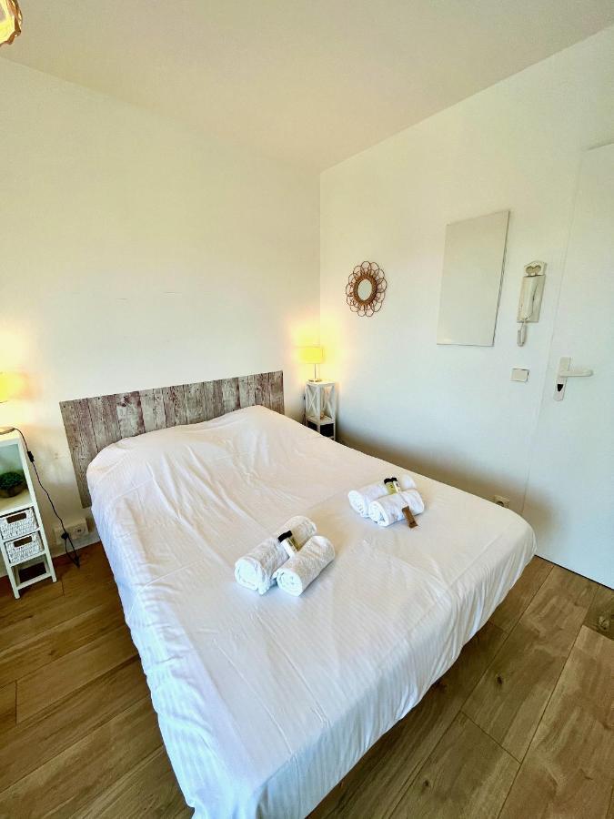 Salm, Coquet Studio Avec Balcon Ouistreham Eksteriør bilde