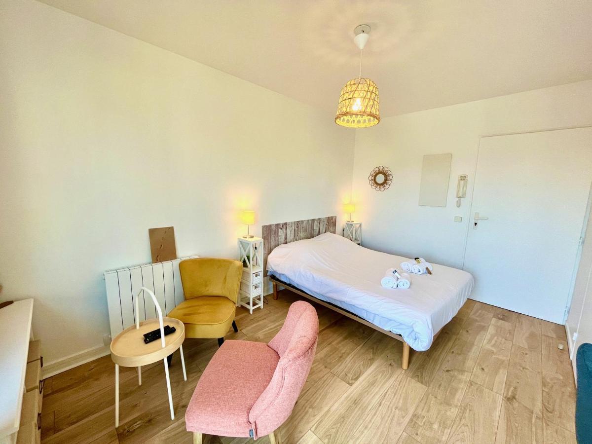 Salm, Coquet Studio Avec Balcon Ouistreham Eksteriør bilde